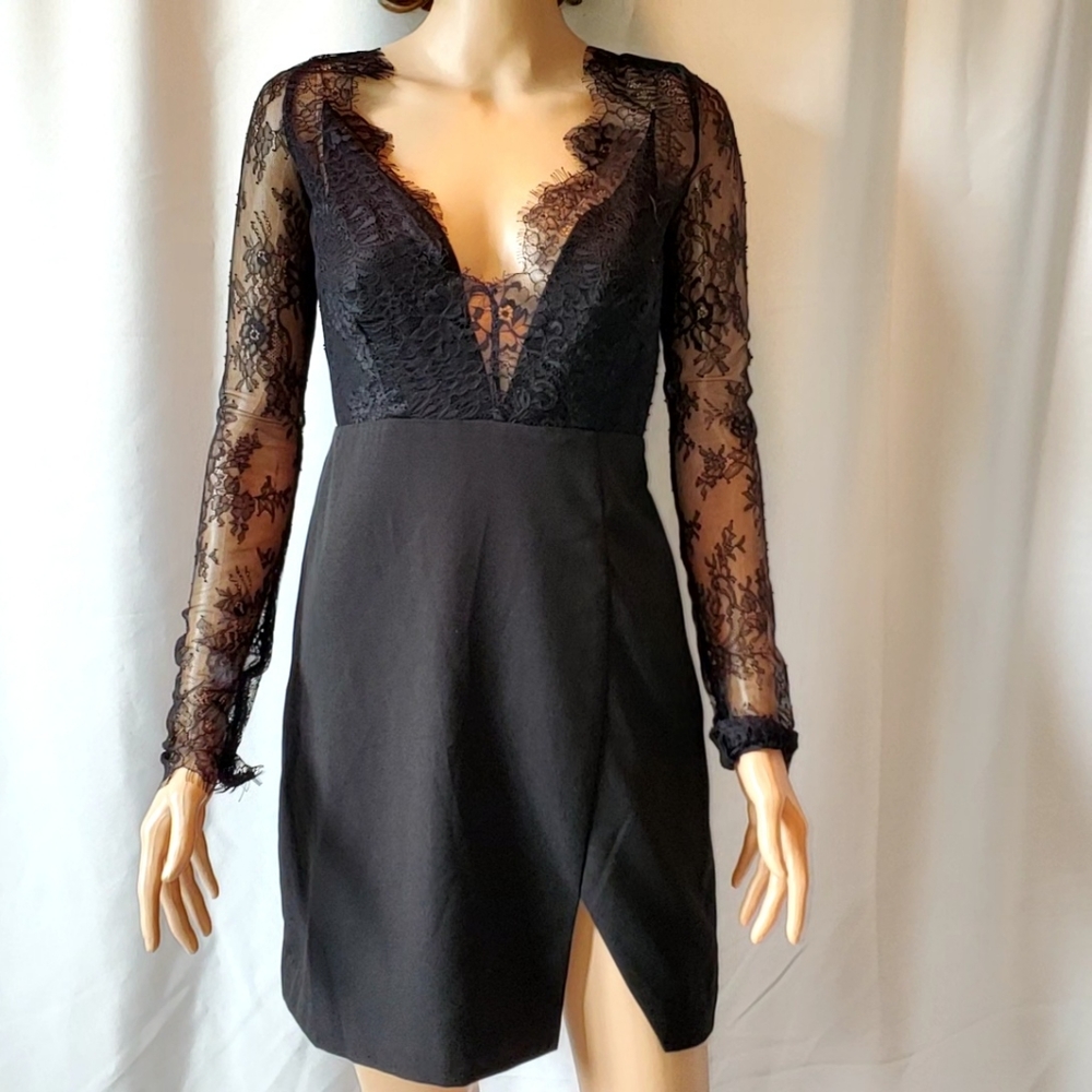 NWOT Gianni Bini Black Deep V-Neck Mini Dress - Med